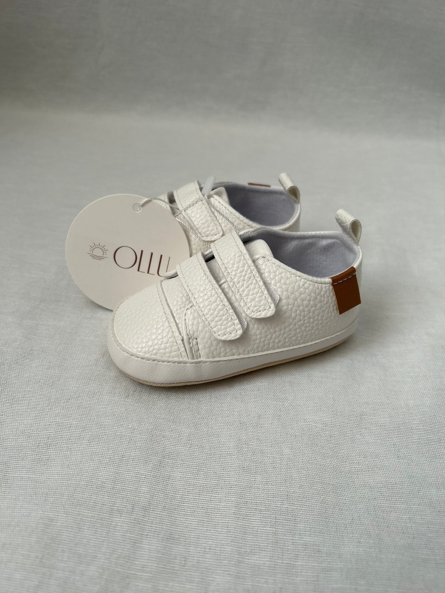 Noah sneakers in white (RESTOCKING)